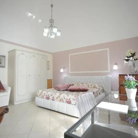 Le Finestre Sul Borgo B&B